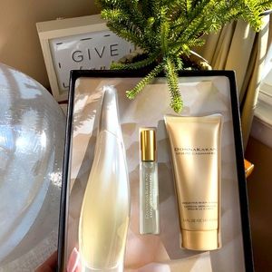 Donna Karan Liquid Cashmere White Gift Set🎄🎄
